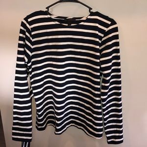 Long sleeve, fitted blouse